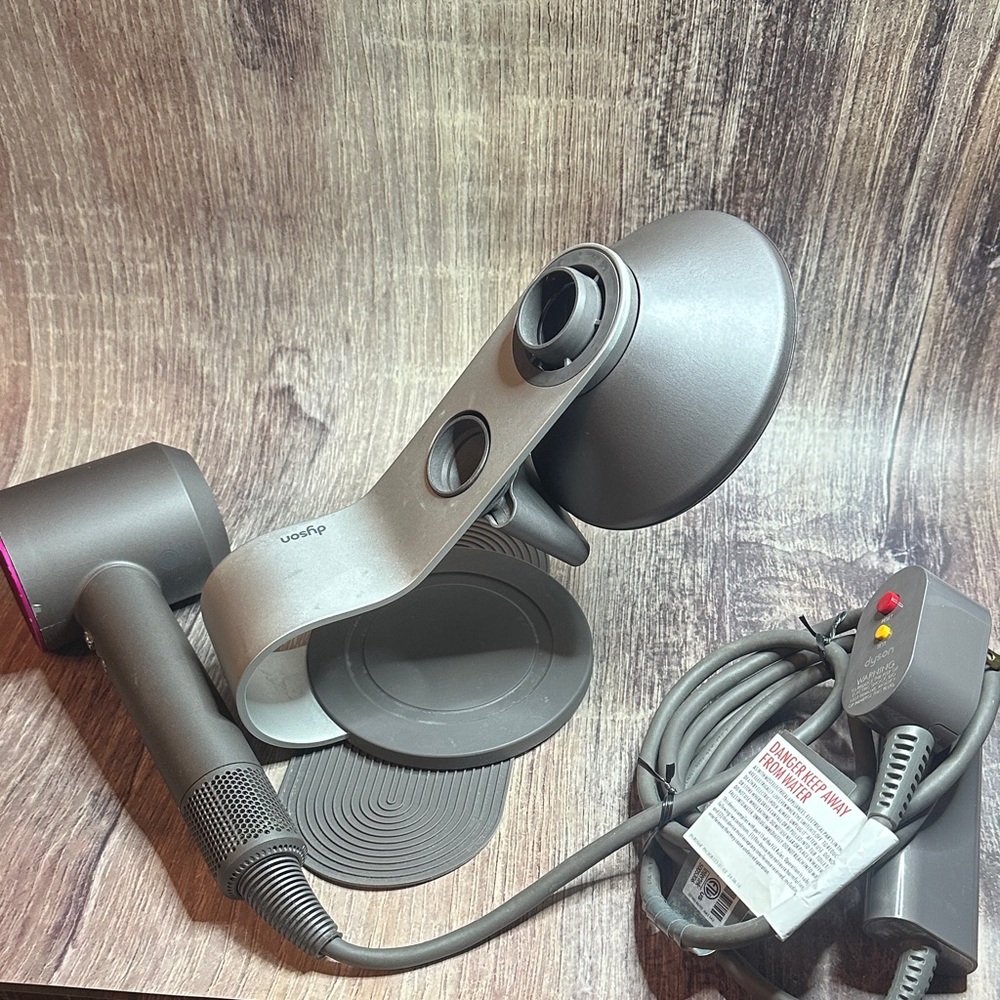 Dyson Hair Dryer with Stand and Attachments - Picture 5 of 14